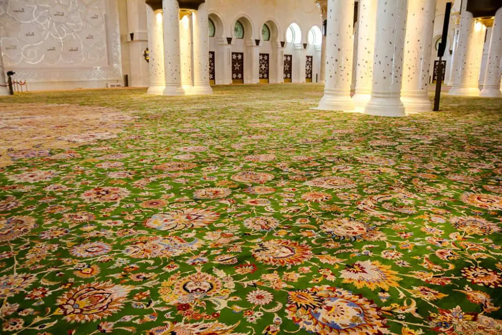 mosque prayer carpet dubai